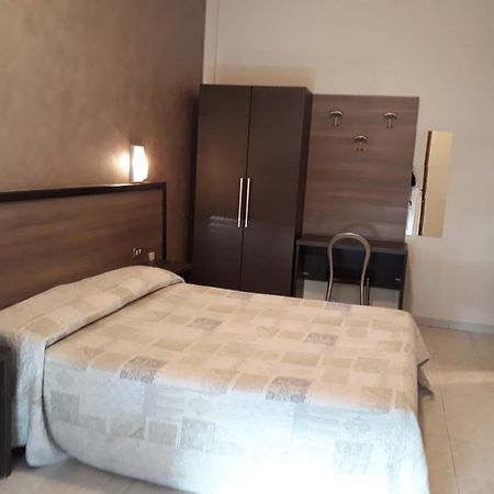 Hotel Salus Μιλάνο Εξωτερικό φωτογραφία