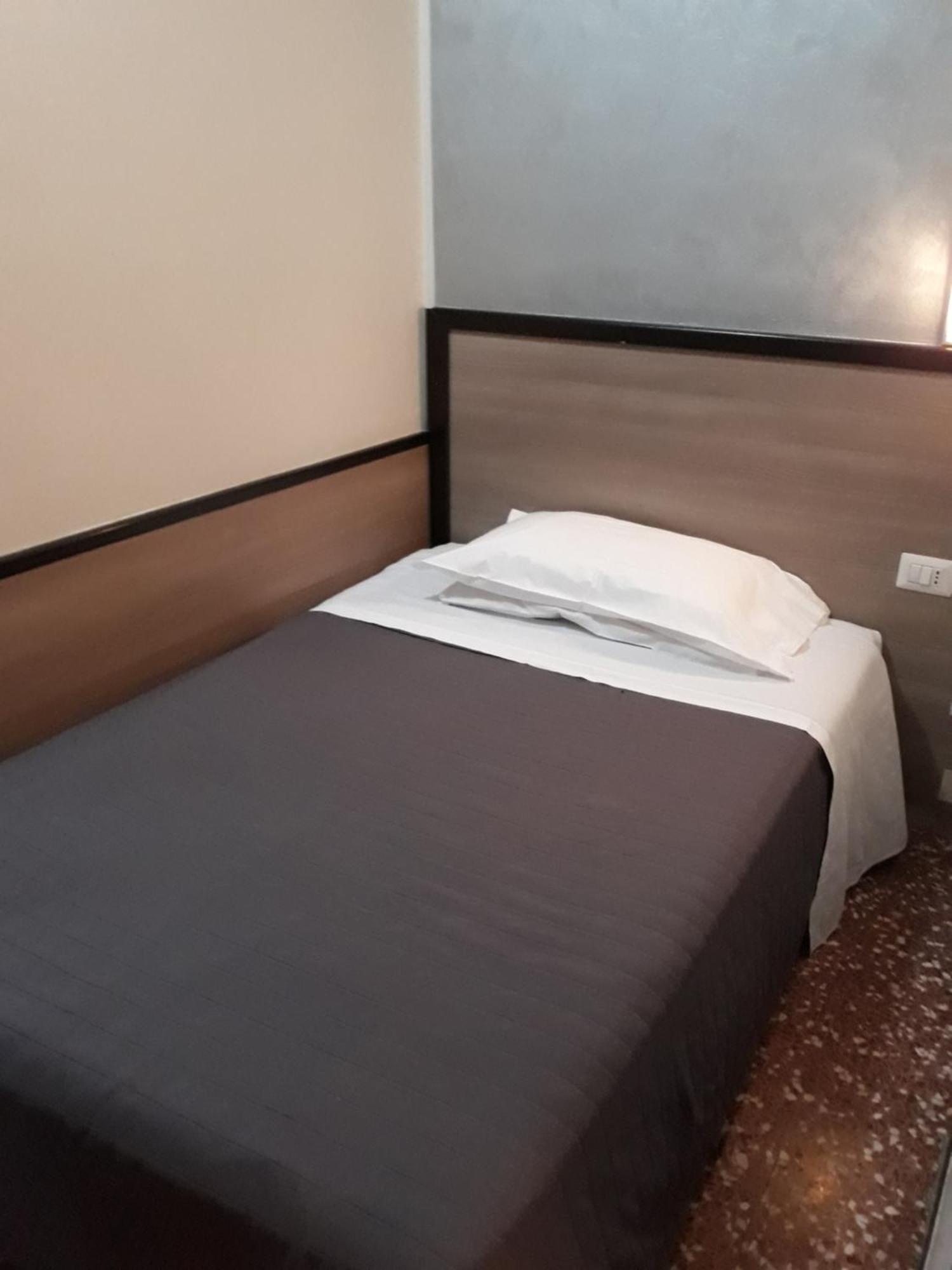 Hotel Salus Μιλάνο Εξωτερικό φωτογραφία