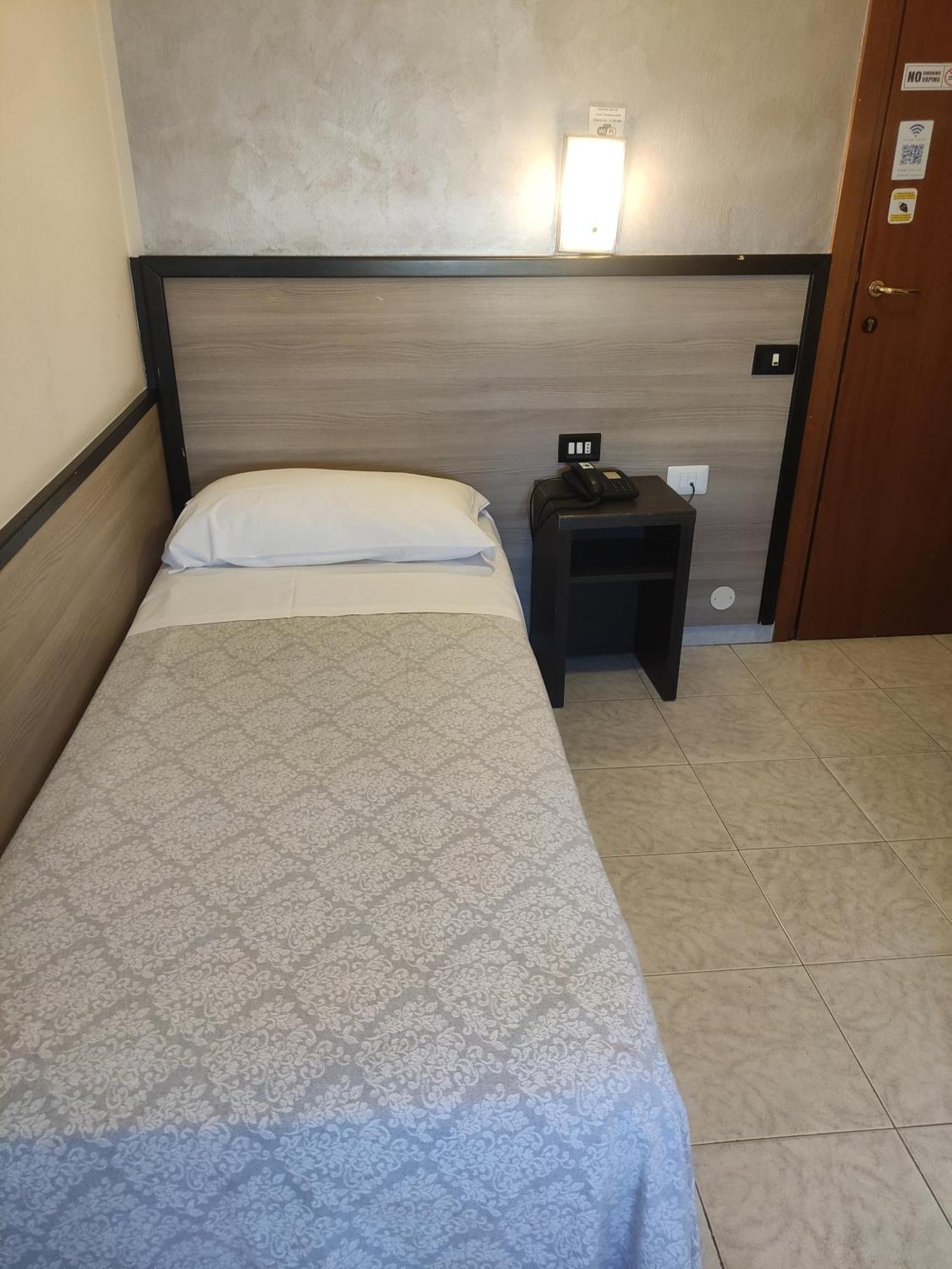 Hotel Salus Μιλάνο Εξωτερικό φωτογραφία