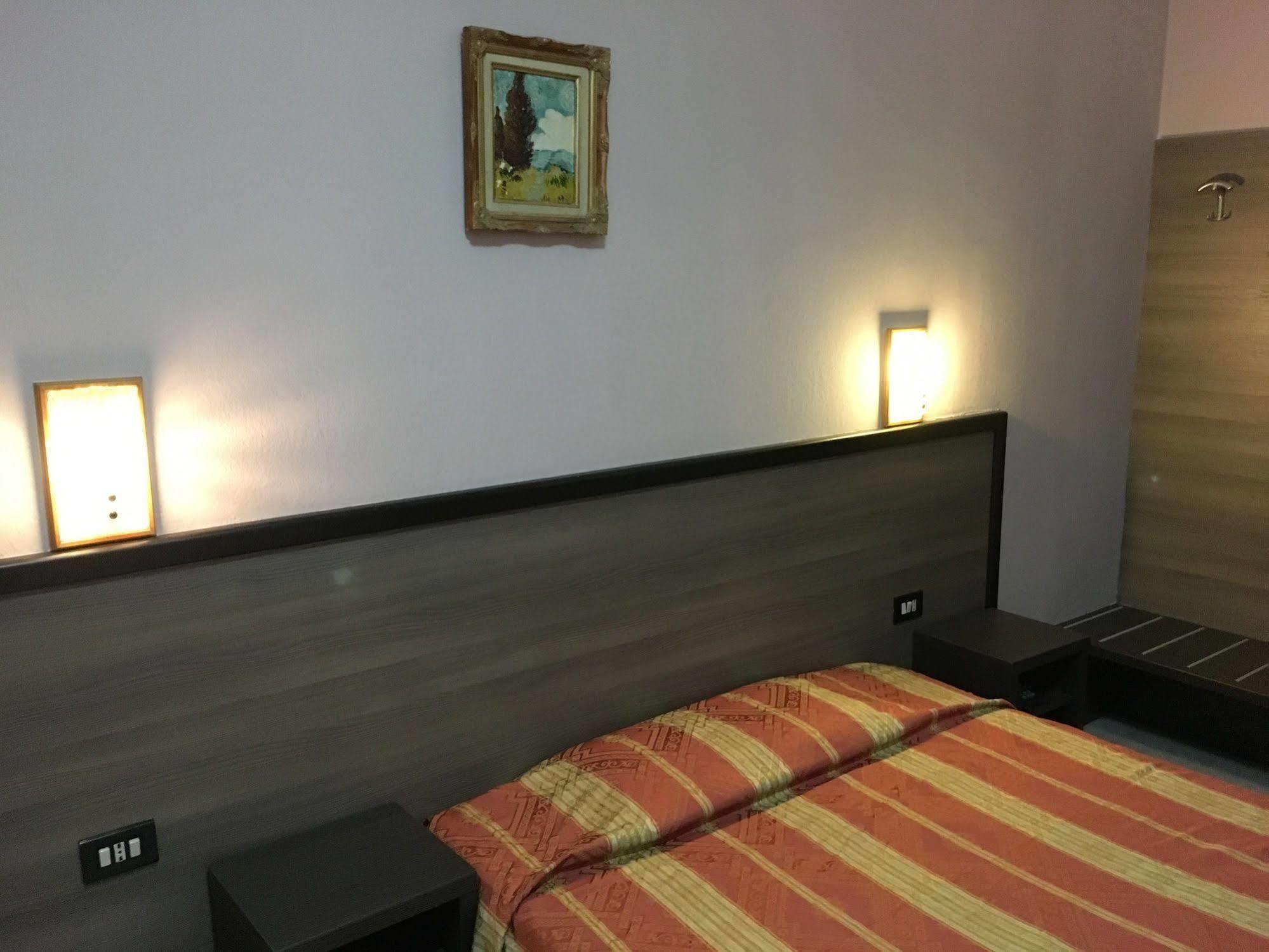 Hotel Salus Μιλάνο Εξωτερικό φωτογραφία