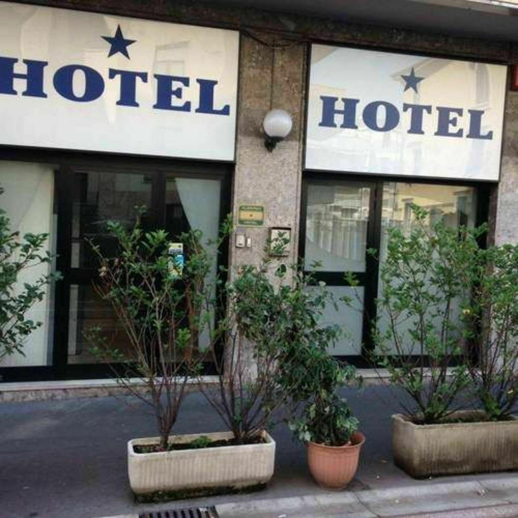 Hotel Salus Μιλάνο Εξωτερικό φωτογραφία